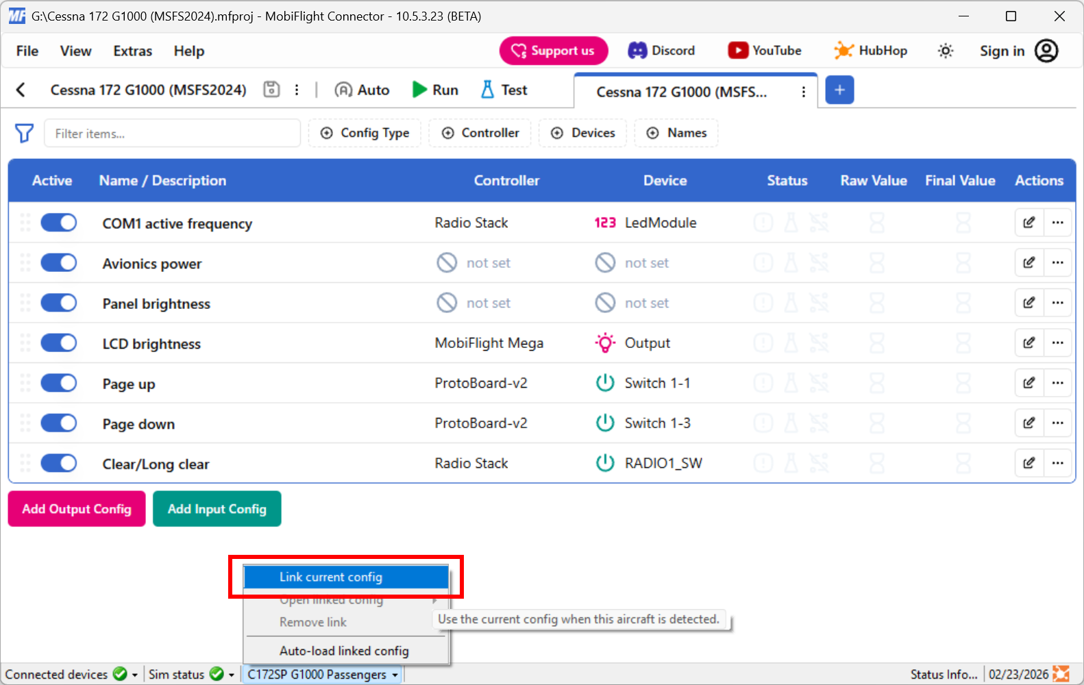 Screenshot of the main MobiFlight window with the aircraft menu open and the Link current config menu item highlighted.
